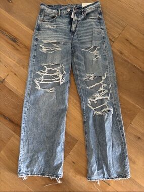 American Eagle Light Blue High-Rise Distressed Jeans